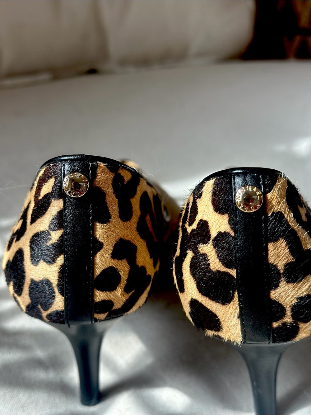 Michael Kors Leopard Print Pointed Toe Pumps - Black & Tan - Picture 4 of 4